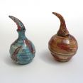 Deux flacons en terre noire - Pièces décoratives